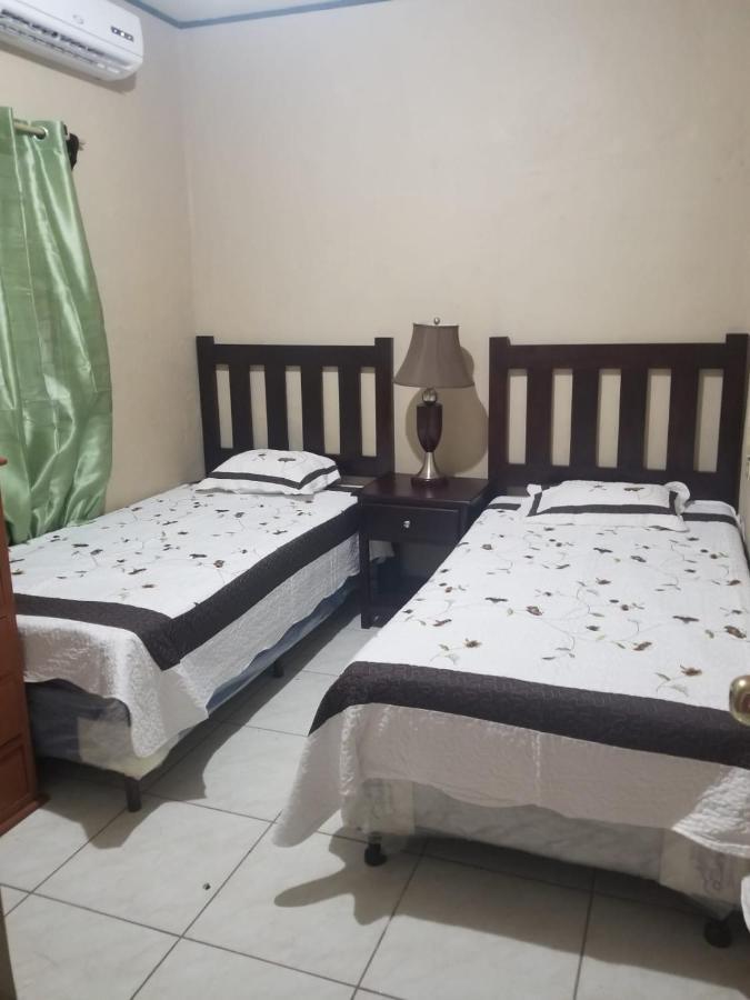 Elizabeth Enchantments La Ceiba Ngoại thất bức ảnh